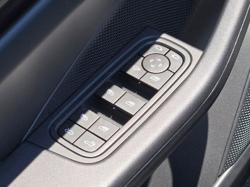 Used 2024 Porsche Macan 4 Electric image 19