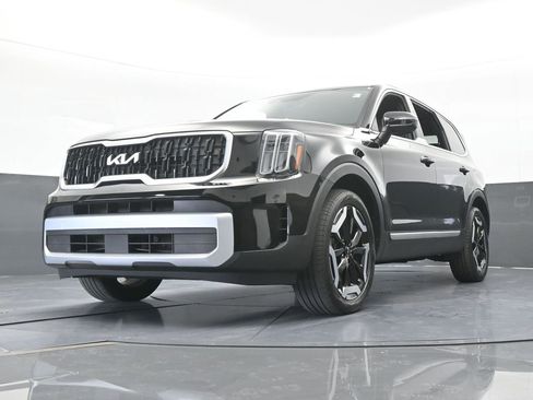 Used 2024 Kia Telluride EX w/ EX Captain's Chair Package FWD image 57