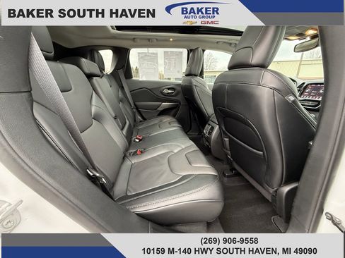 Used 2022 Jeep Cherokee Limited image 12