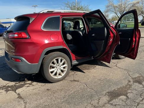 Used 2016 Jeep Cherokee Limited AWD/4WD image 35