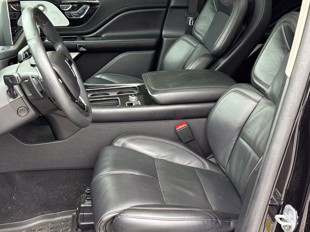 Used 2024 Lincoln Aviator Reserve w/ Equipment Group 201A AWD/4WD image 2