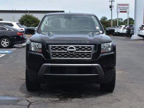 Used 2024 Nissan Frontier SV RWD image 2
