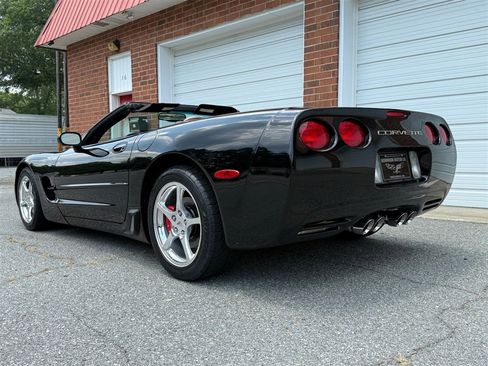 Used 2002 Chevrolet Corvette Convertible w/ Preferred Equipment Group1 image 22