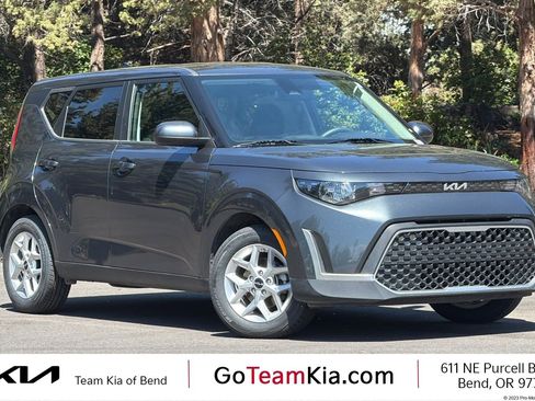 Used 2024 Kia Soul LX w/ Option Group 015 FWD image 1