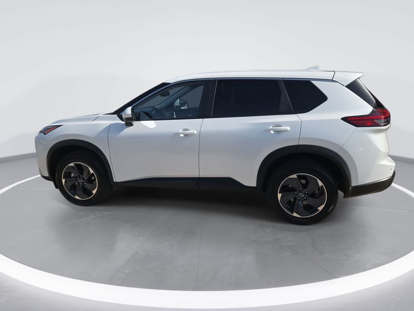 Used 2025 Nissan Rogue SV AWD/4WD image 5