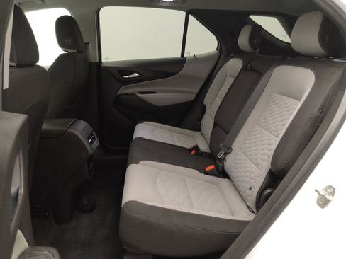 Used 2018 Chevrolet Equinox LT image 18