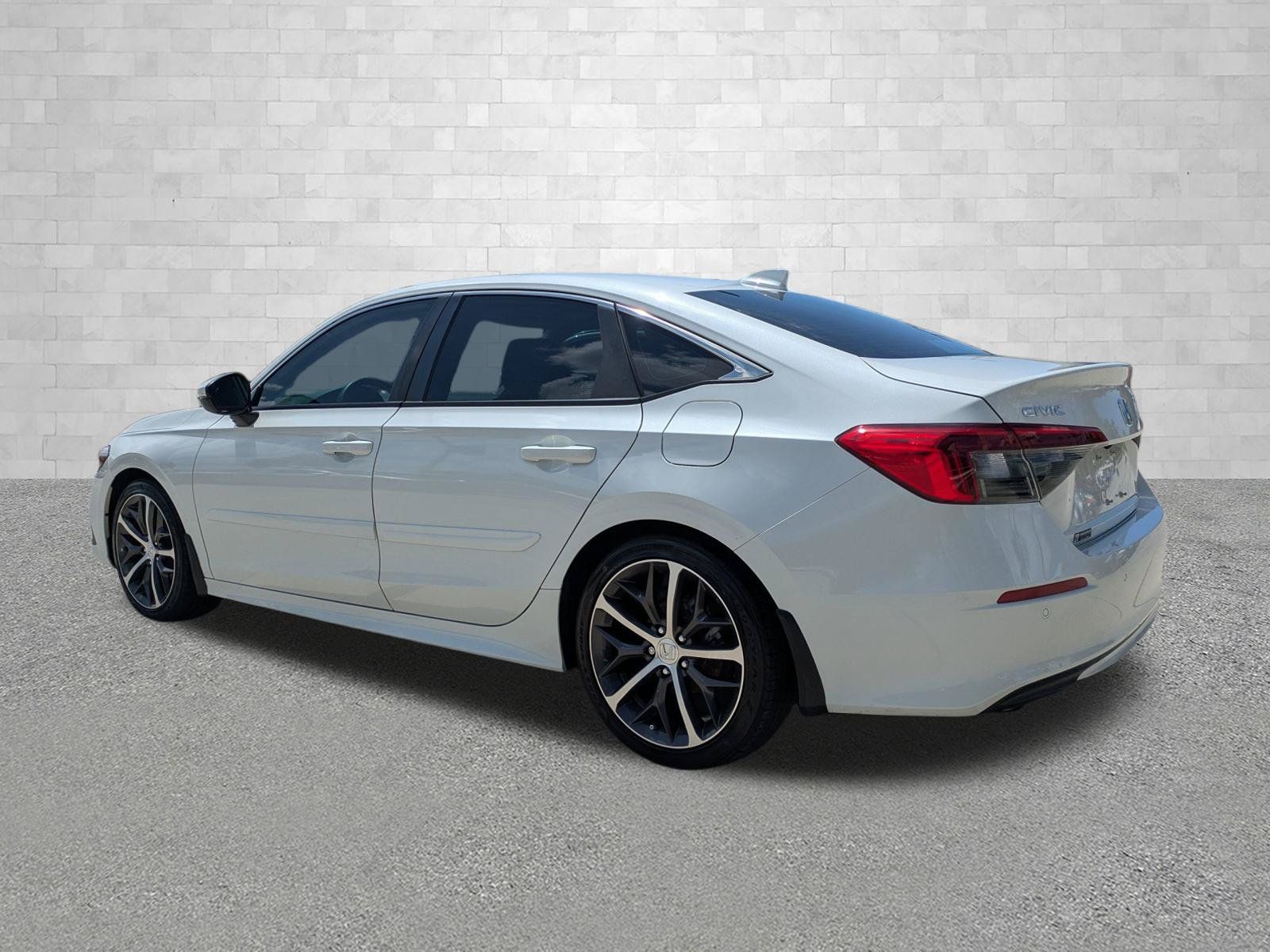 Used 2023 Honda Civic Touring image 4
