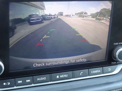Used 2023 Nissan Rogue SV FWD image 25