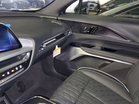 New 2026 Cadillac Lyriq V w/ Exterior Carbon Fiber Package AWD/4WD image 20