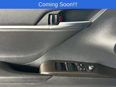 Used 2023 Toyota Camry SE FWD image 11