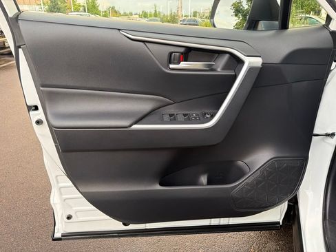 Used 2025 Toyota RAV4 SE AWD/4WD image 23