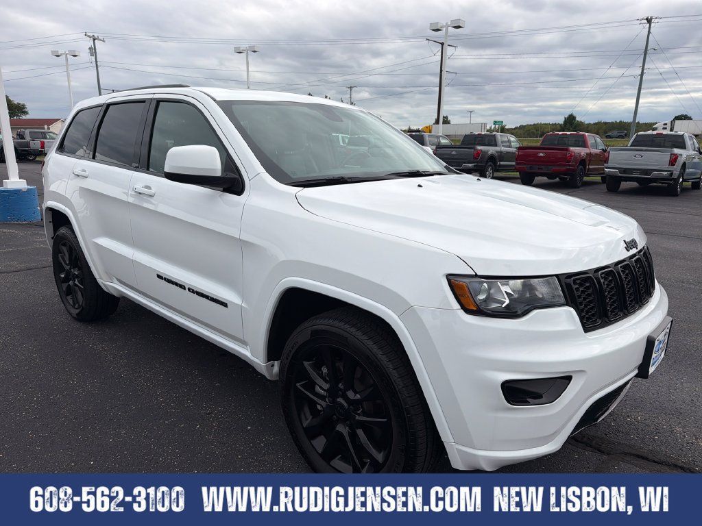 Used 2022 Jeep Grand Cherokee Laredo X AWD/4WD image 7