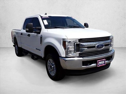 Used 2019 Ford F250 XLT w/ Snow Plow Prep Package AWD/4WD image 4