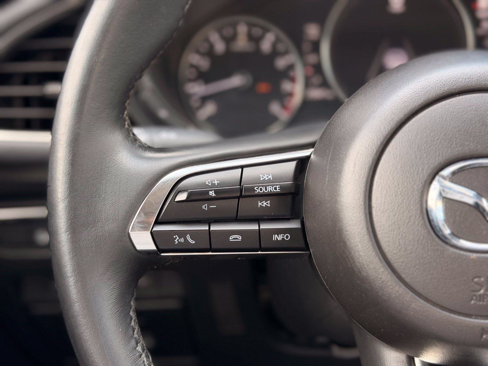 Used 2025 MAZDA MAZDA3 s FWD image 35
