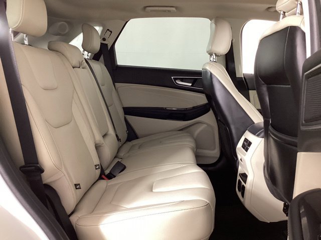 Used 2020 Ford Edge Titanium AWD/4WD image 25