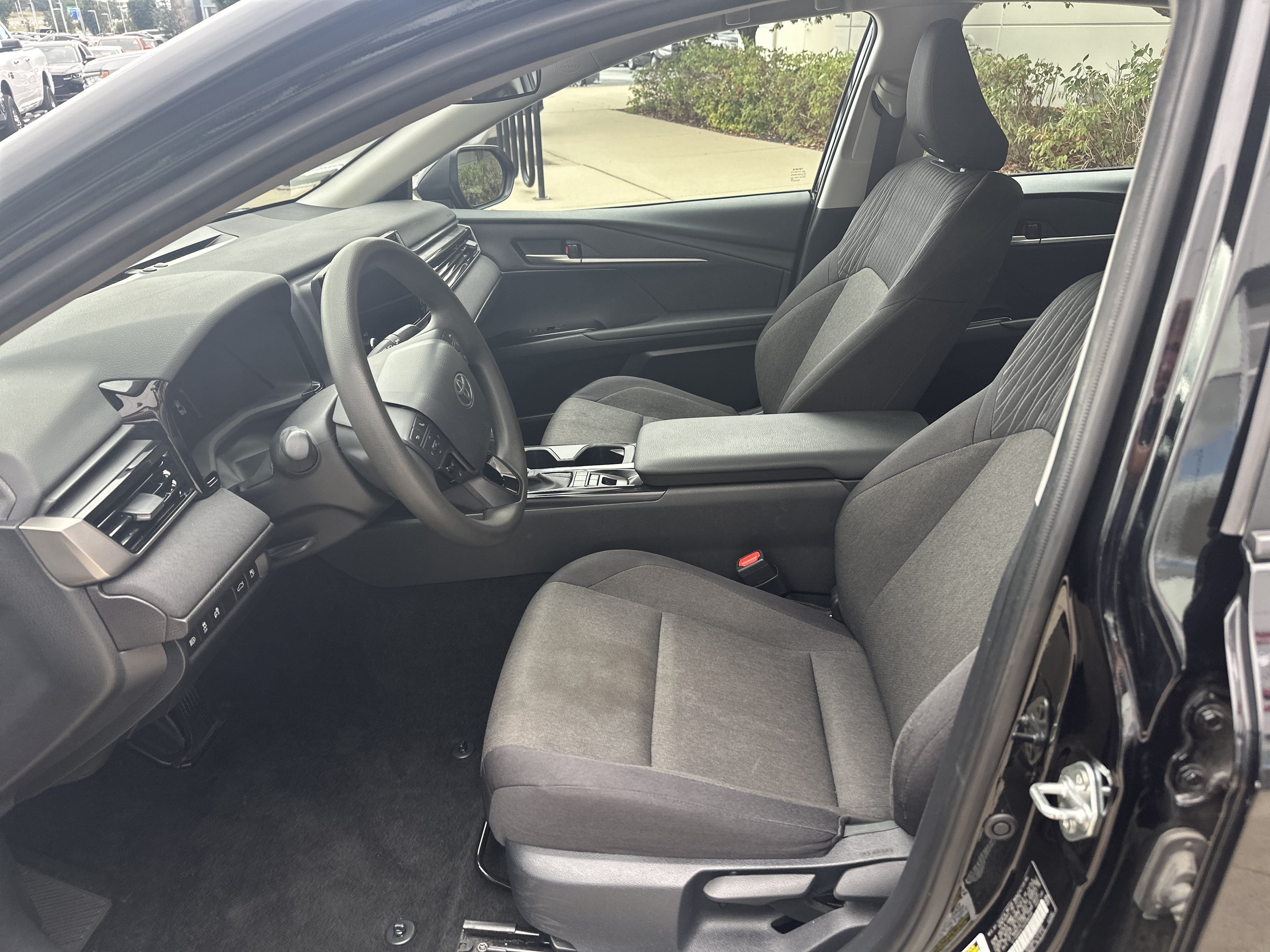 Used 2025 Toyota Camry LE FWD image 15