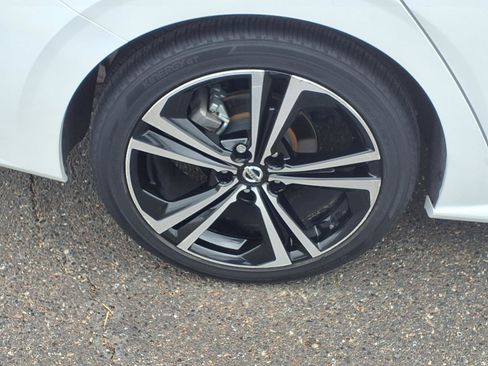 Used 2023 Nissan Sentra SR w/ Trunk Package image 9