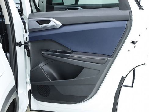 New 2025 Volkswagen Taos SEL image 70