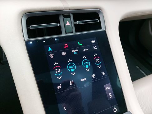 New 2025 Porsche Taycan image 23