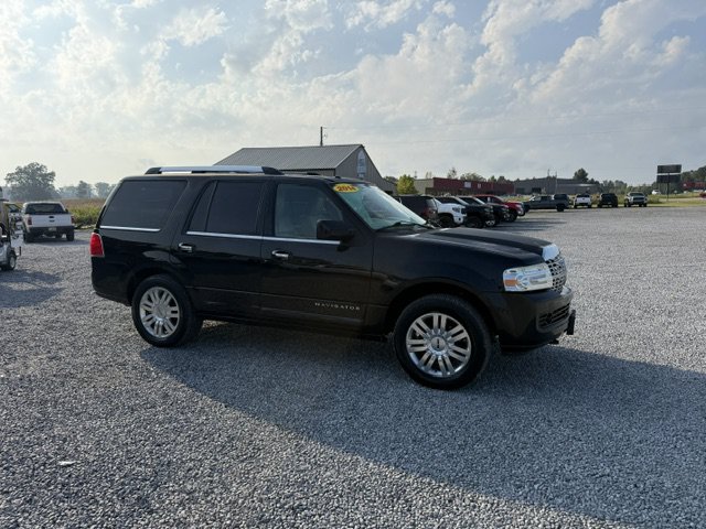 Used 2014 Lincoln Navigator 2WD image 2