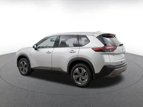 Used 2025 Nissan Rogue SV AWD/4WD image 7