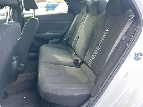Used 2025 Hyundai Elantra SEL FWD image 22