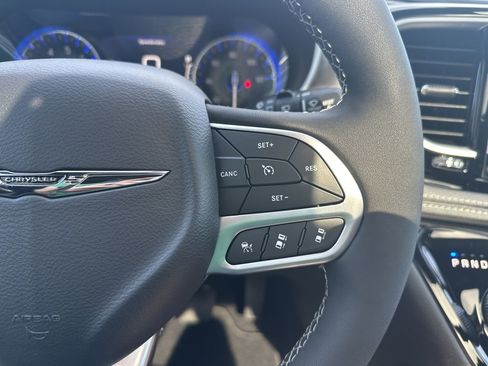 New 2026 Chrysler Pacifica Select image 66