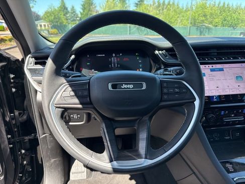 Used 2024 Jeep Grand Cherokee Limited 4xe AWD/4WD image 10