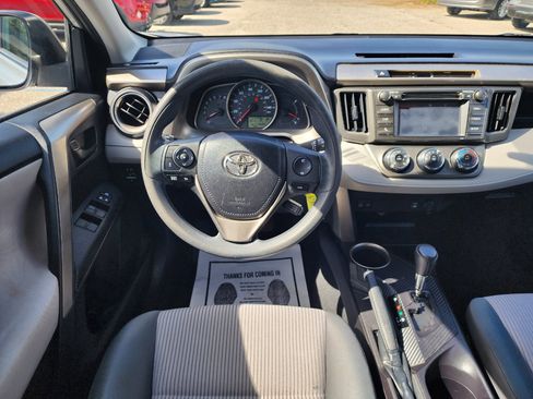 Used 2014 Toyota RAV4 LE image 10