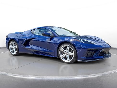 Used 2025 Chevrolet Corvette Stingray Preferred Cpe w/ Z51 Performance Package RWD image 1