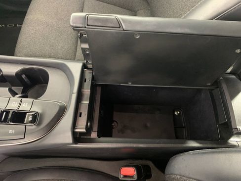 Used 2023 Toyota Crown XLE image 30