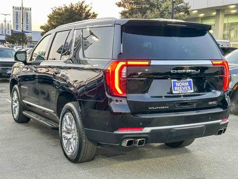 Used 2025 GMC Yukon Denali AWD/4WD image 9