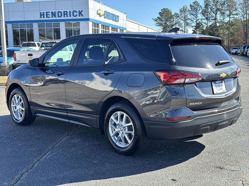 Used 2022 Chevrolet Equinox LS w/ LS Convenience Package image 16