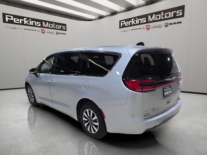 Used 2024 Chrysler Pacifica Limited