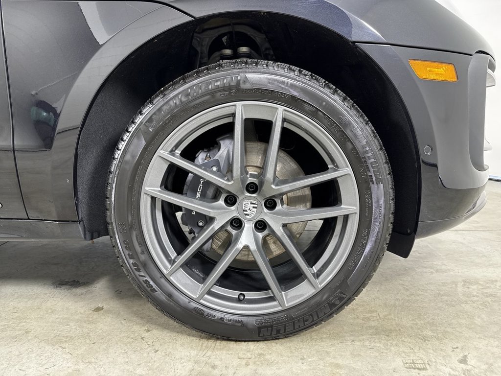Certified 2026 Porsche Macan Turbo AWD/4WD image 15