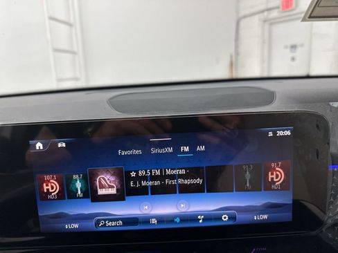 Used 2025 Mercedes-Benz GLB 250 4MATIC image 14