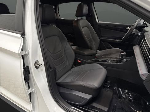 Used 2025 Volkswagen Jetta GLI Autobahn image 29