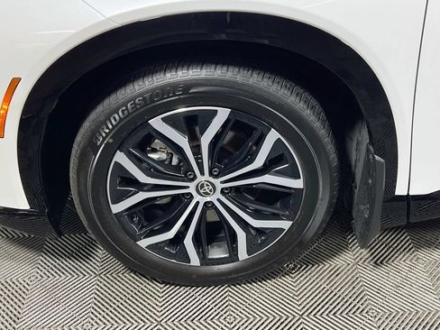 Certified 2025 Toyota Crown Signia AWD/4WD image 27