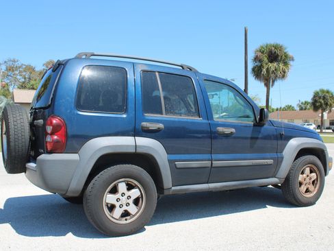 Used 2006 Jeep Liberty Sport image 13