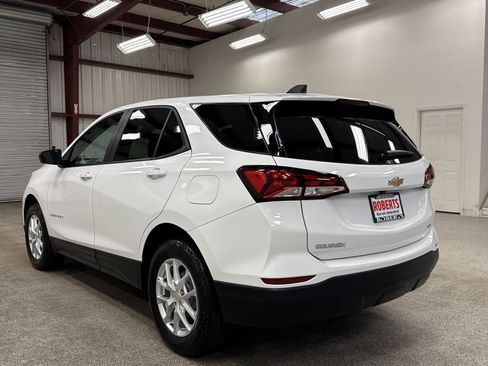 Used 2024 Chevrolet Equinox LS w/ LS Convenience Package image 18