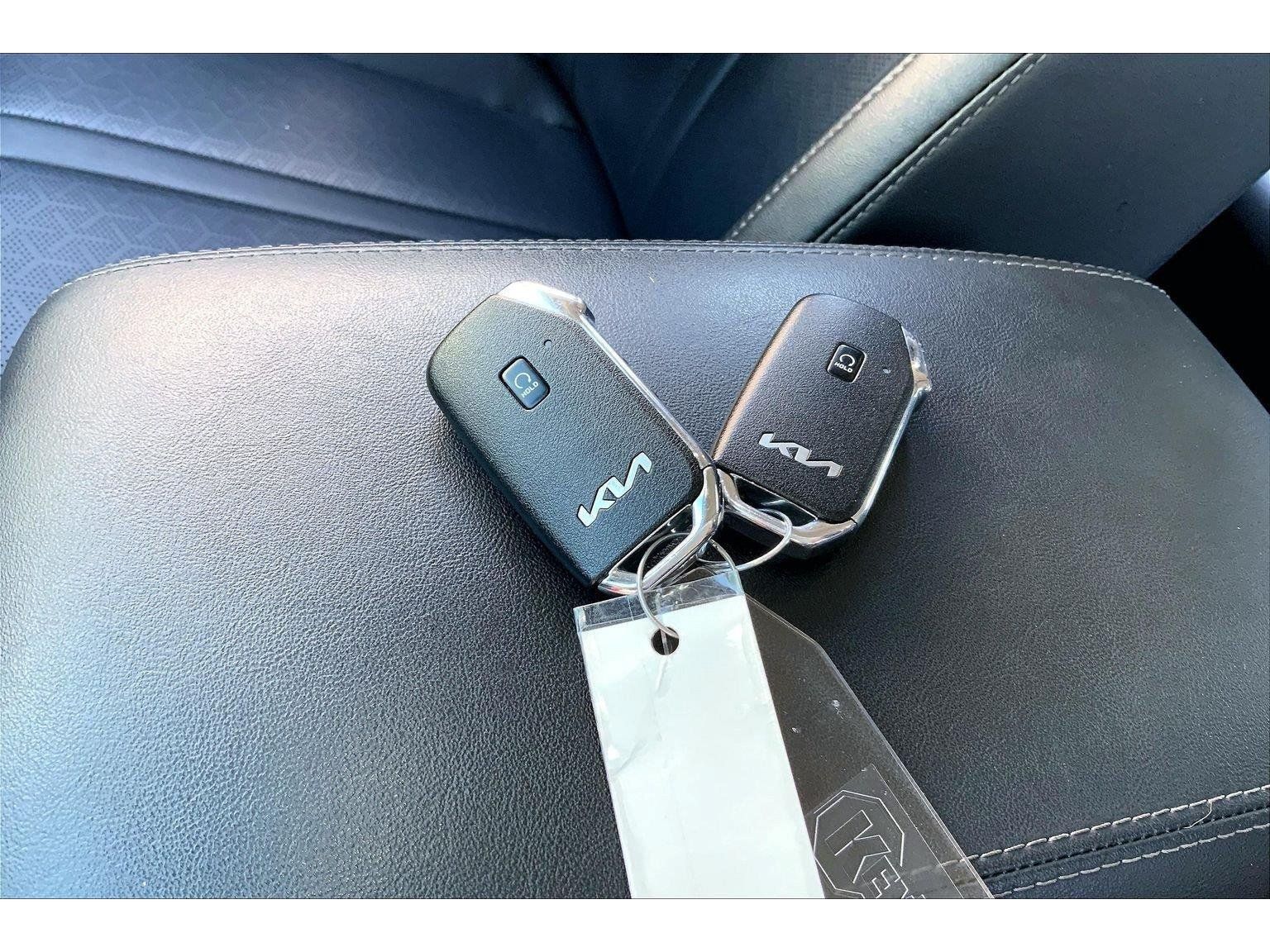 Used 2023 Kia Sorento SX FWD image 11