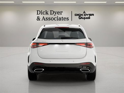 Used 2025 Mercedes-Benz GLC 300 image 14