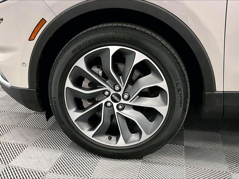 Used 2022 Lincoln Nautilus Reserve w/ Equipment Group 201A AWD/4WD image 9