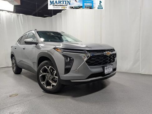 New 2026 Chevrolet Trax LT w/ Driver Confidence Package FWD image 1