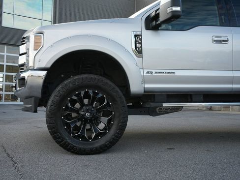 Used 2019 Ford F250 Lariat w/ Lariat Value Package image 4
