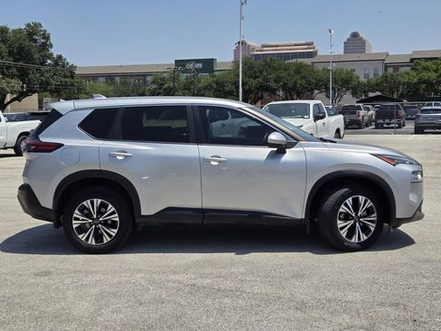 Certified 2023 Nissan Rogue SV FWD image 8
