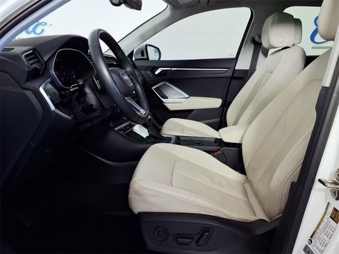 Used 2021 Audi Q3 2.0T Premium w/ Convenience Package image 7