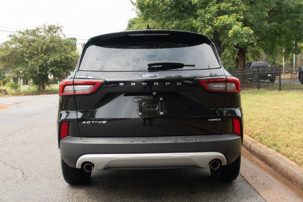 Used 2025 Ford Escape Active AWD/4WD image 6