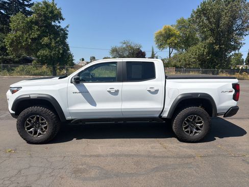 Used 2024 Chevrolet Colorado ZR2 w/ ZR2 Convenience Package III AWD/4WD image 5