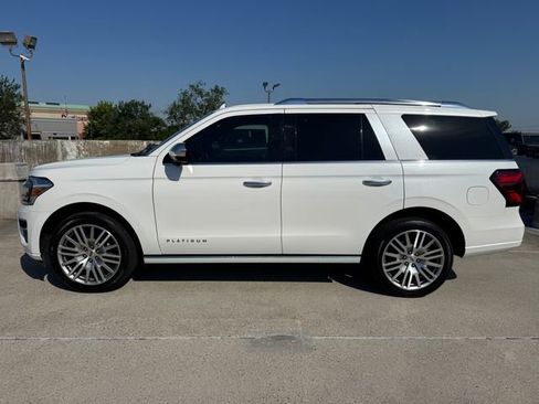 Used 2022 Ford Expedition Platinum AWD/4WD image 11
